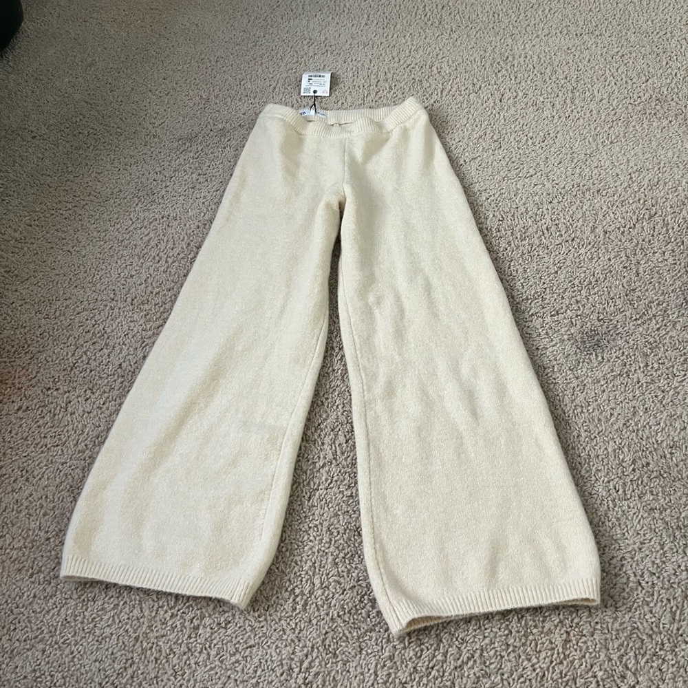 Zara Kids yellow Knit Pants never worn